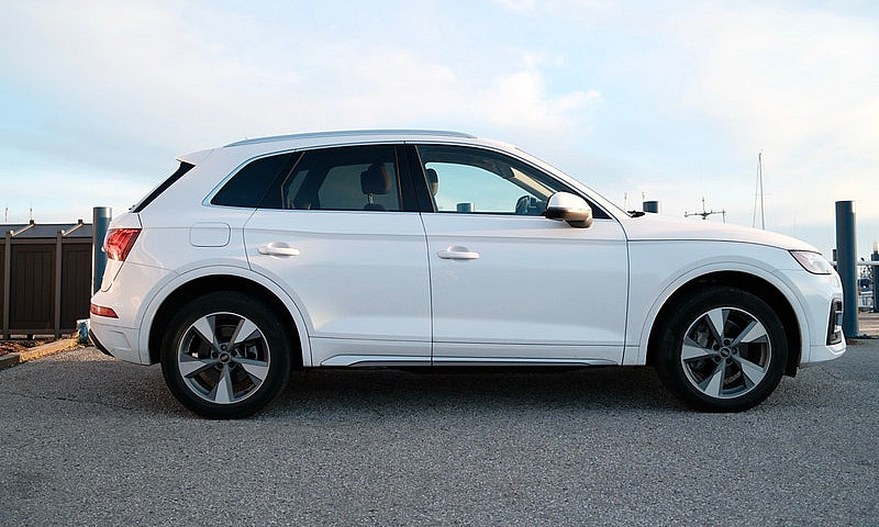 2021 Audi Q5 Komfort...