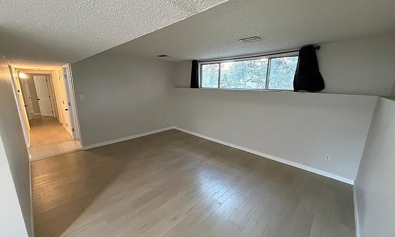 2 Bedroom Basement S...