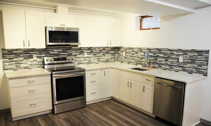 Basement Suite For R...