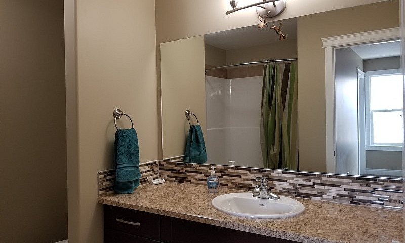 5 Bed / 4.5 Bath Tow...
