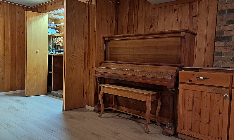 5 Bedroom + Den With...