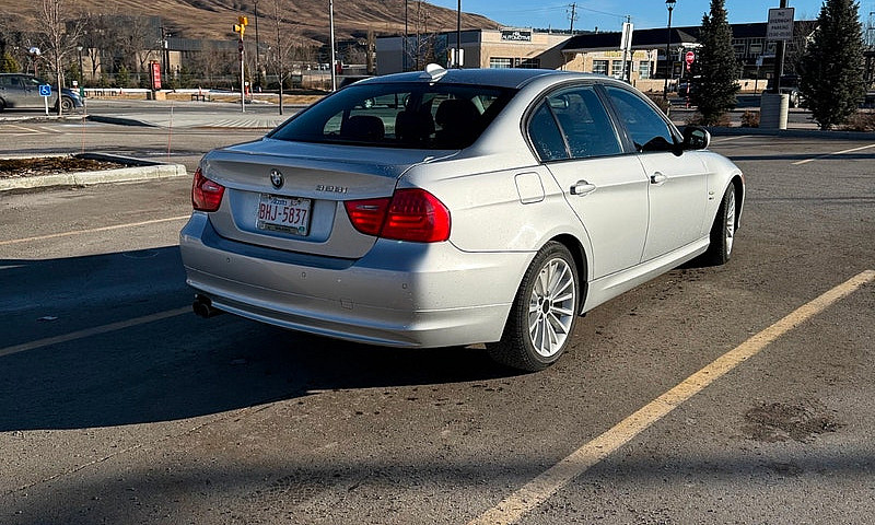 2011 Bmw 3 Series 4D...