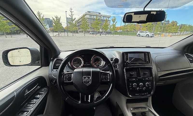 Dodge Grand Caravan...
