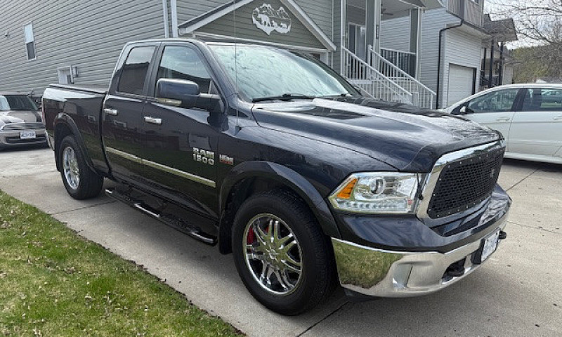 2013 Ram Laramie...