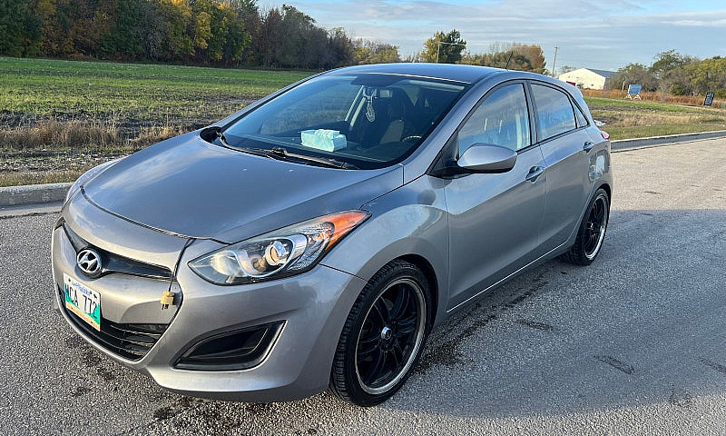 Hyundai Elantra ...