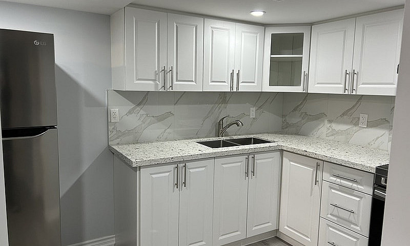 1 Bedroom Private Ba...
