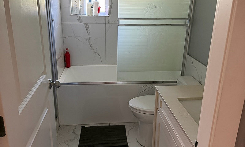 1 Bed 1  Bath Privat...