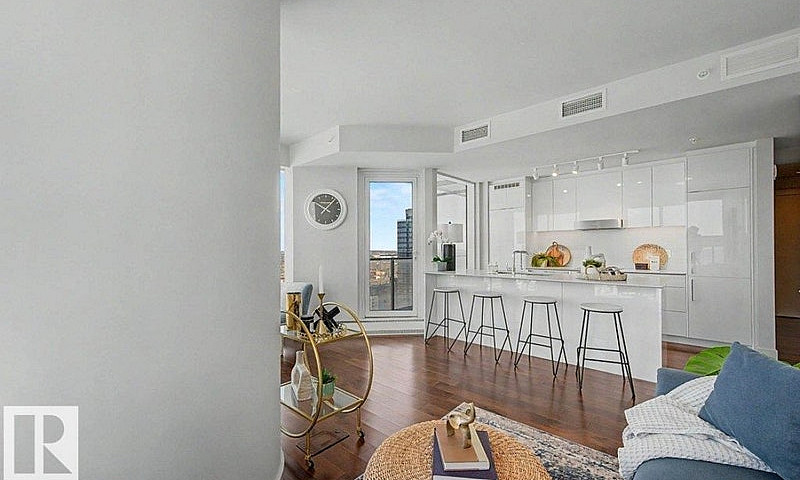 2 Bed / 2 Bath Corne...