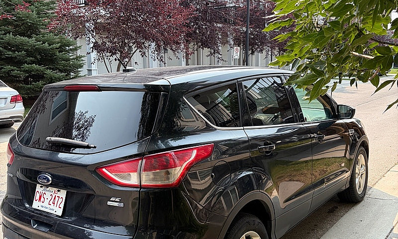 2014 Ford Escape Awd...