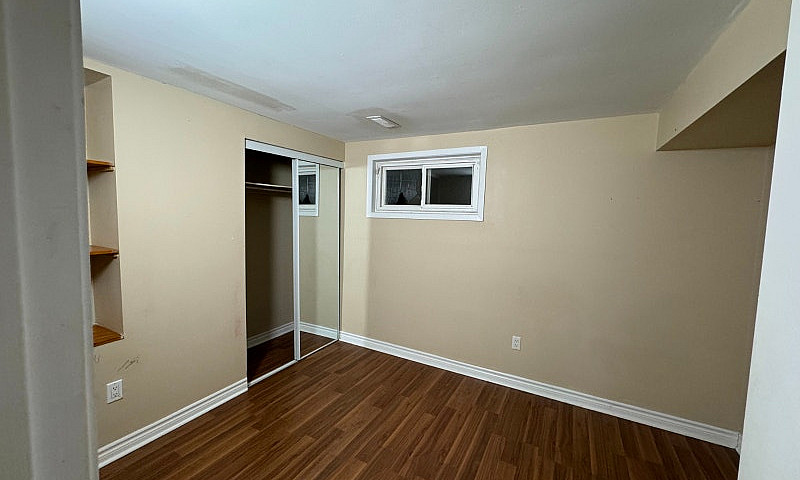 2 Bedroom Walkout Ba...