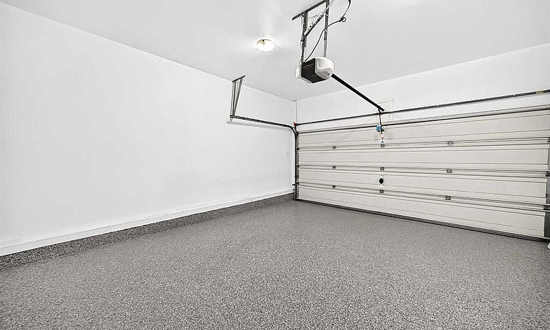 Upper/Main Level — 4...