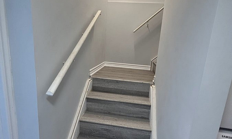 1 Bedroom Private Ba...