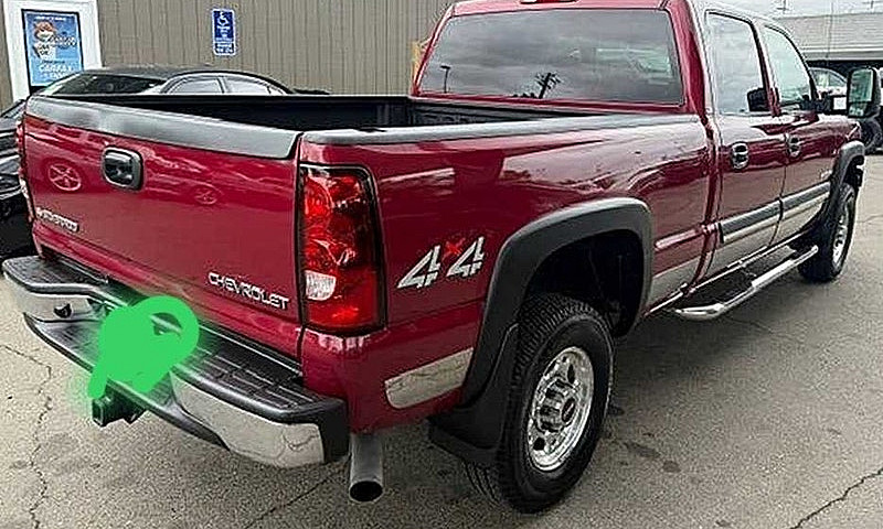 2004 Chevrolet Silve...