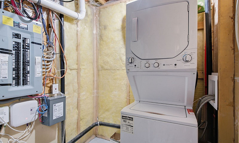 1 Bedroom Basement S...