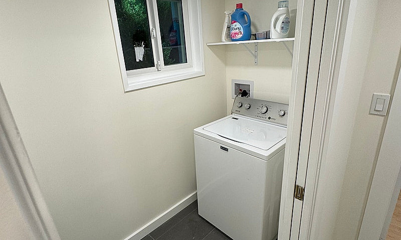 2 Beds 1 Bath Apartm...