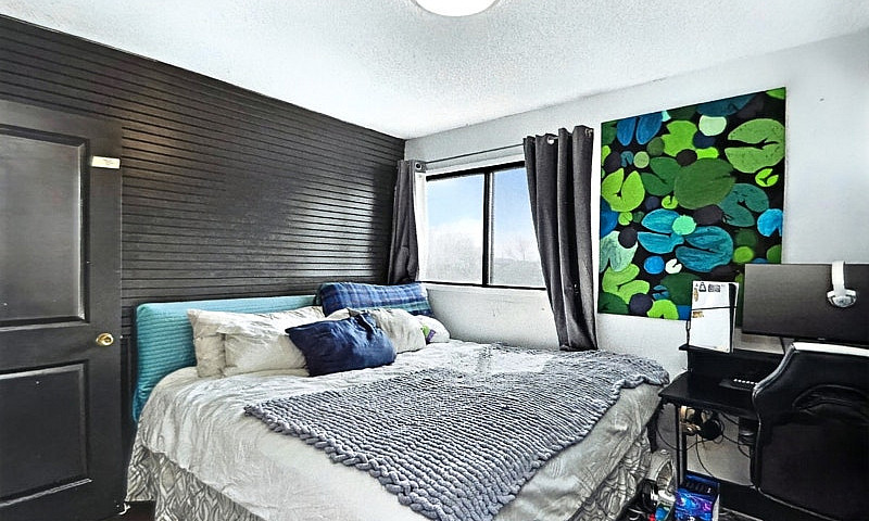Duplex For Sale By O...