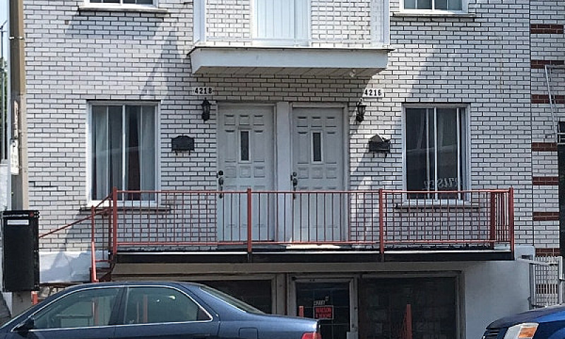 Duplex À Vendre...