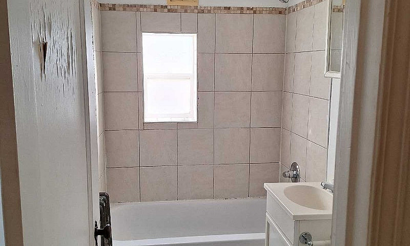 Spacious I Bedroom C...