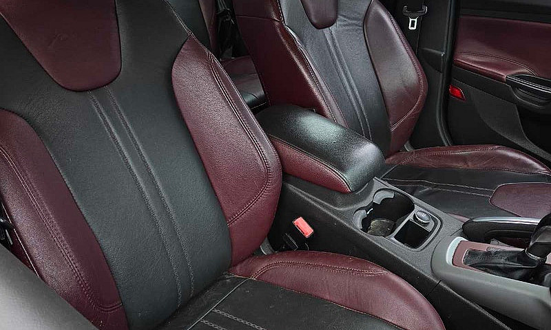 2013 Ford Focus Tita...