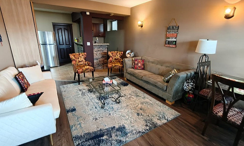 Furnished 1Br Walkou...