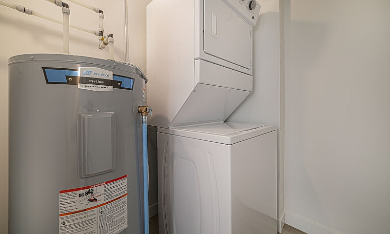 New Luxury 1 Bed Apa...
