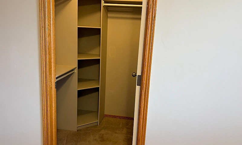 Main Floor Inglewood...