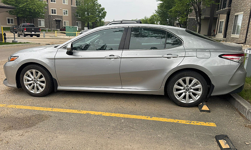 2019 Toyota Camry Le...