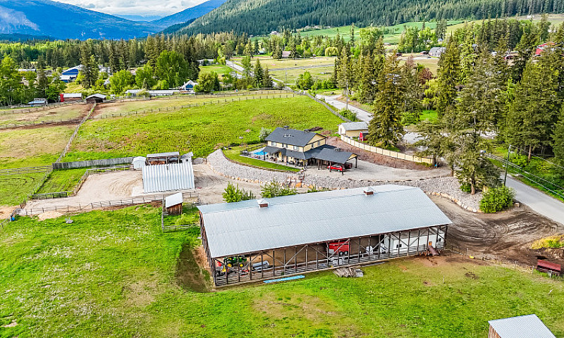 561 60 St Se, Salmon...