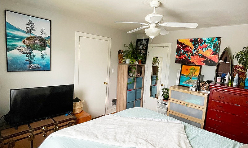 Cozy 1 Bedroom Plus ...
