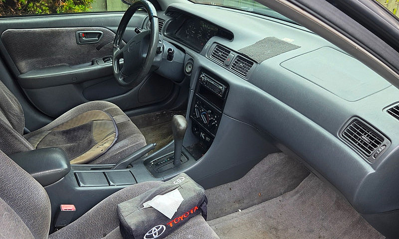Toyota Camry Le 98, ...