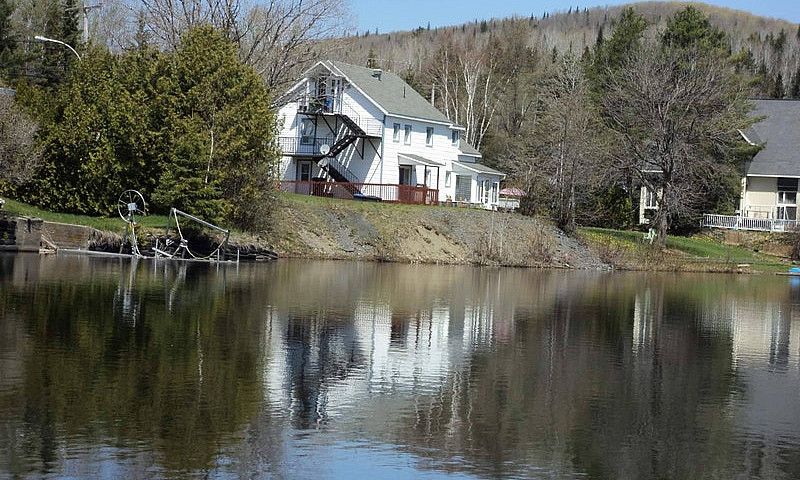 St-Marc-Du-Lac-Long,...