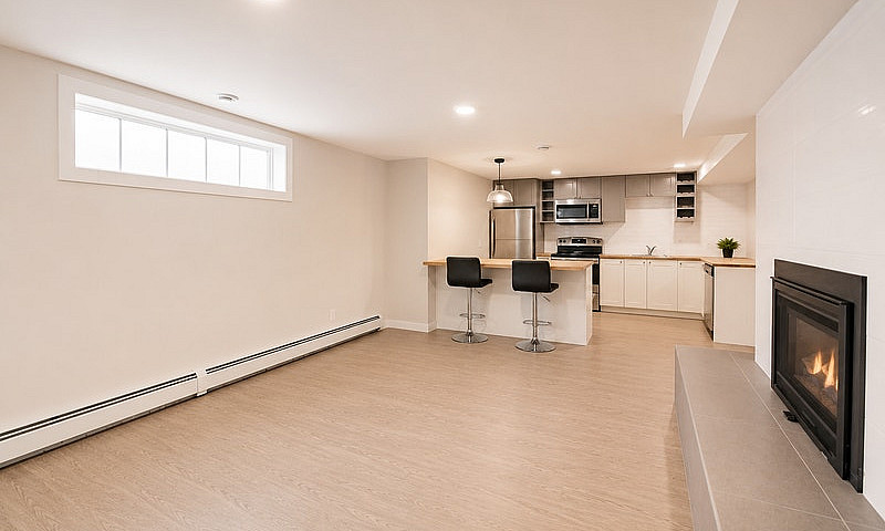 Renovated 2 Bedroom ...