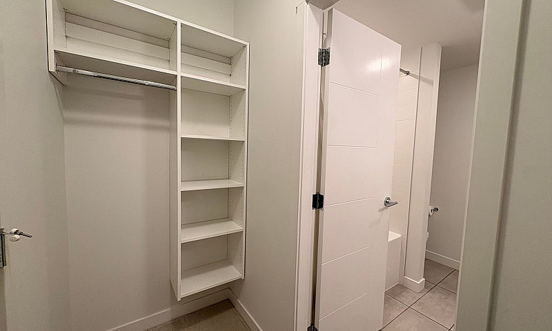 Modern Top-Floor 2-B...