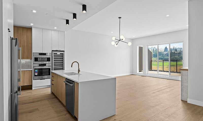 Vista Penthouse & Su...