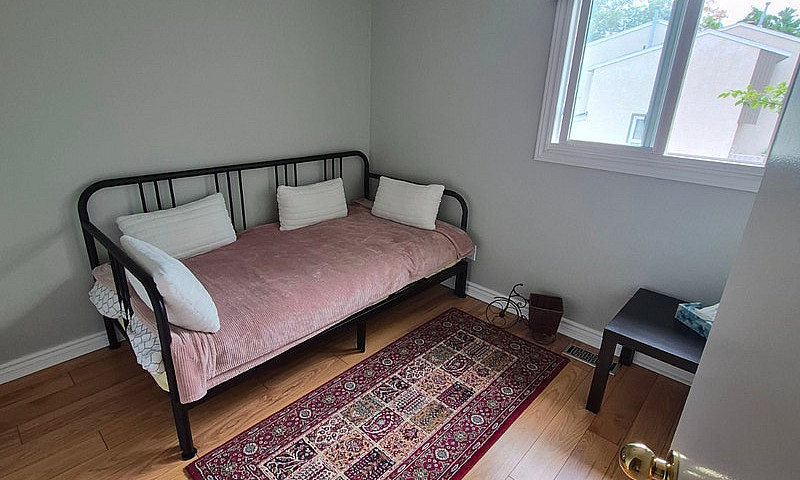 Spacious, Updated 3-...