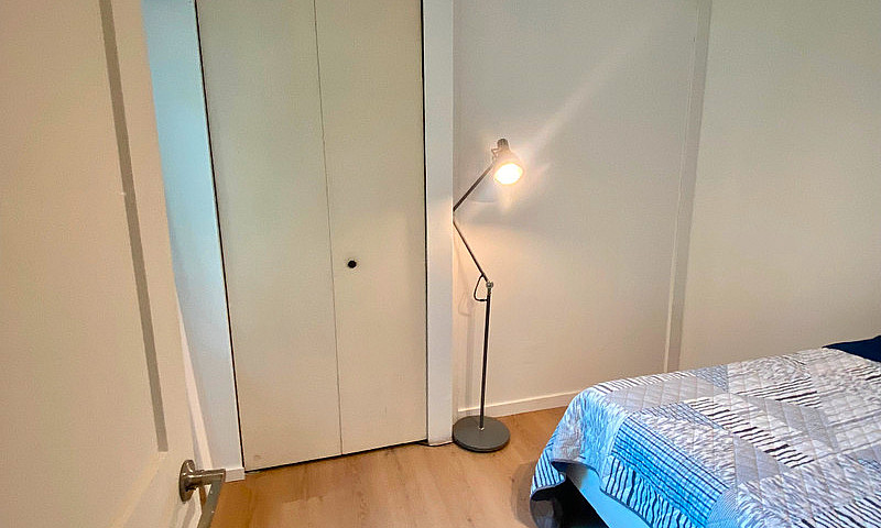  Fully Furnished 2-B...