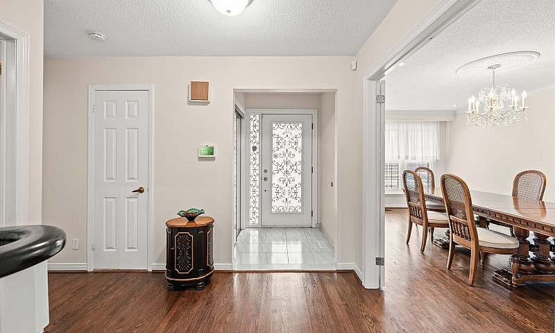 4+1 Bed, 4 Bath Deta...