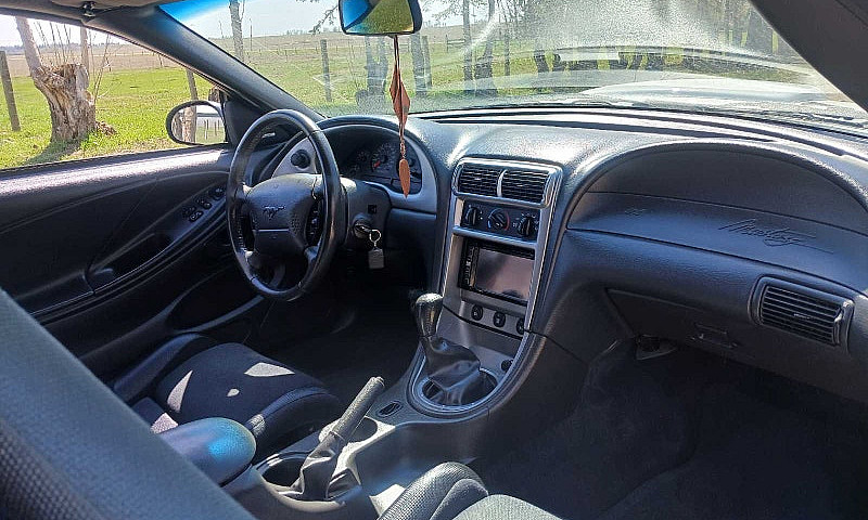 2003 Ford Mustang Gt...