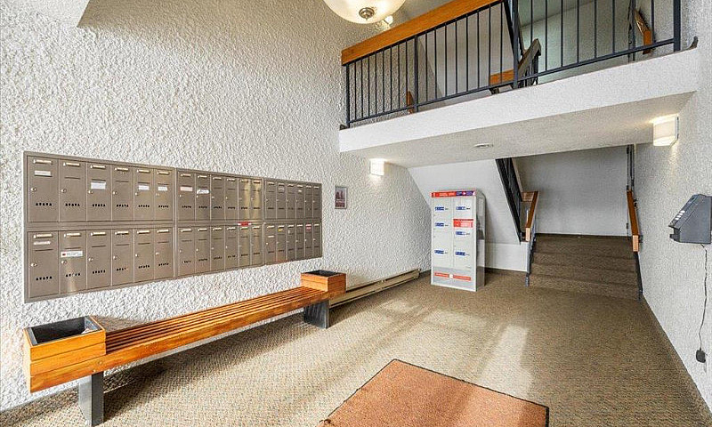 103-460 Kenaston Blv...