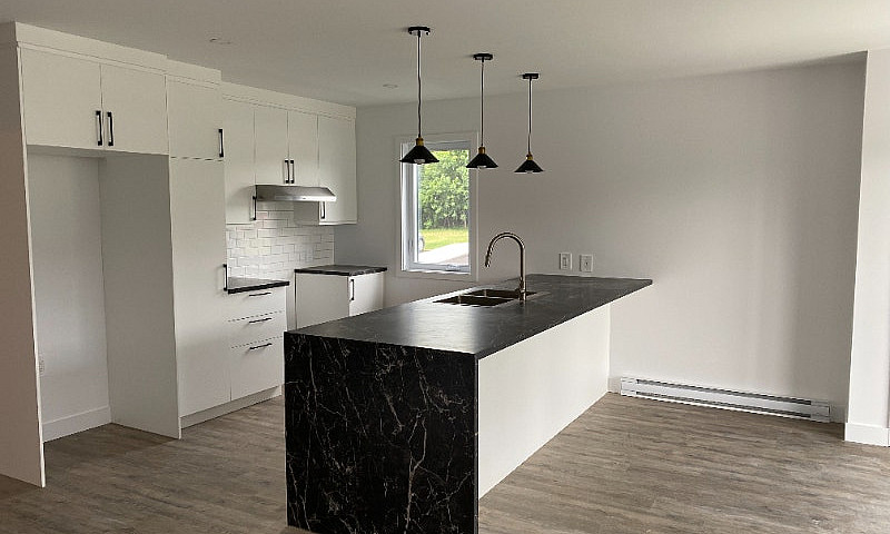 Luxueux Condo 5 ½ Si...