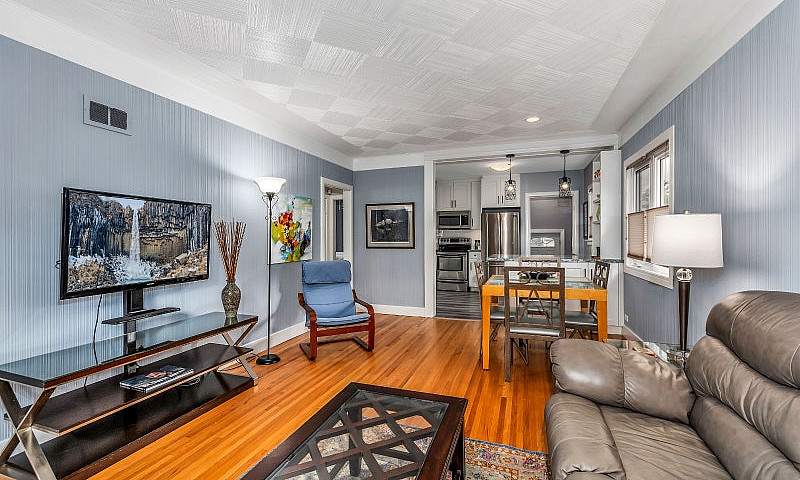 3 Bedroom + Den Hous...