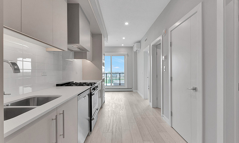 Modern 2 Bed, 1 Bath...