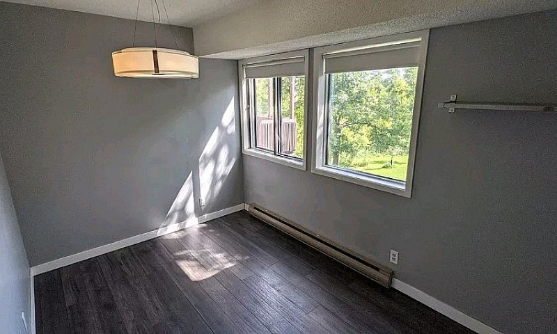 St Vital Townhouse S...
