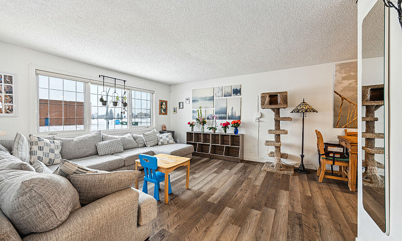 4 Bed, 2 Bath Penbro...