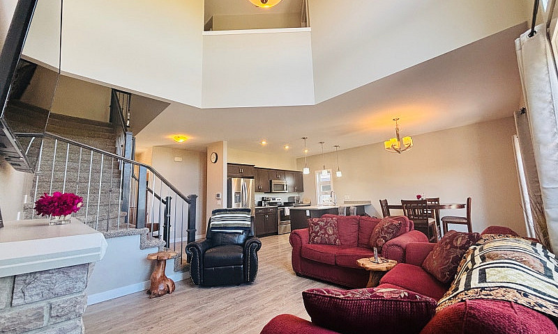 255 Eaton Crescent ...