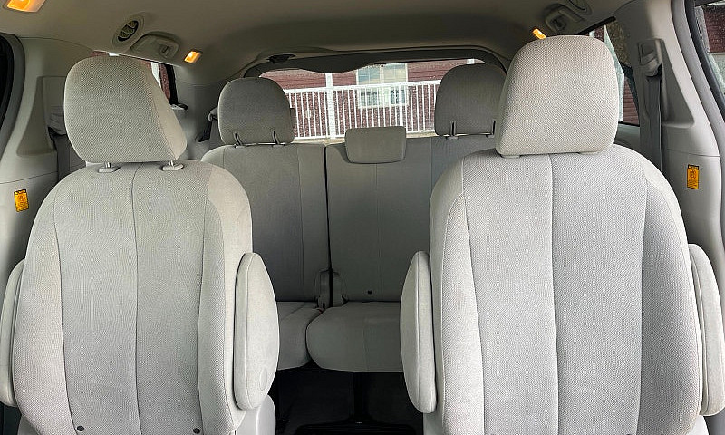 2013 Toyota Sienna (...