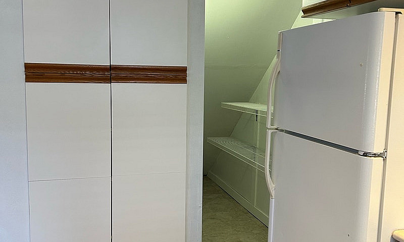2 Bed, 1 Bath Baseme...