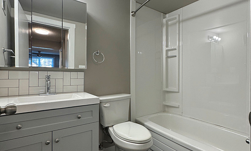 1 Bedroom Suites For...