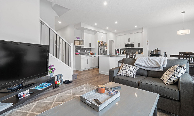Stunning 4-Bedroom H...