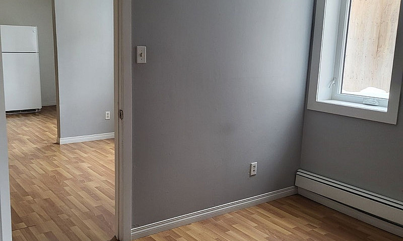 Apartments In Calmar...